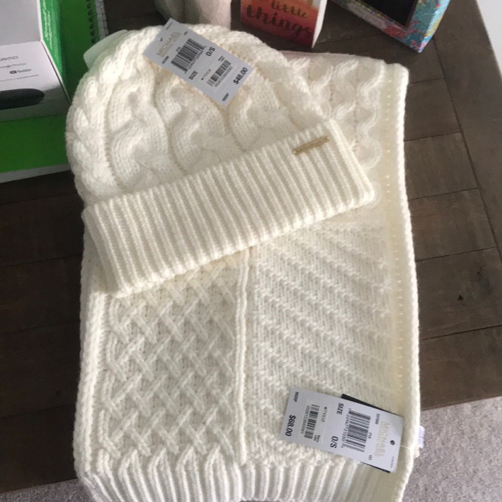 Michael Kors hat & scarf set